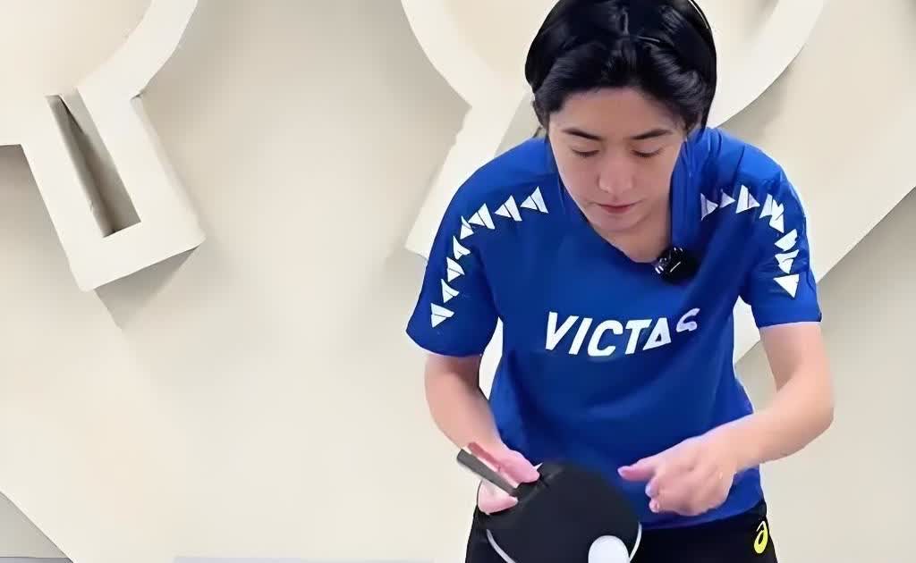 业余乒乓球中的“铁搓党”让人很难对付。他们的球搓得又低又转，跟你磨啊磨，让你有力
