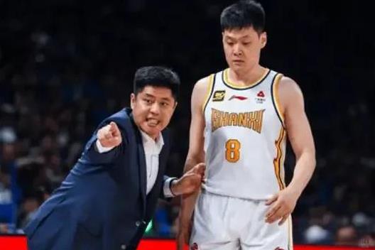 张宁也算是大学生篮球选秀中的翘楚了，目前山西队已经完成续约，张宁也拿到了自己的顶