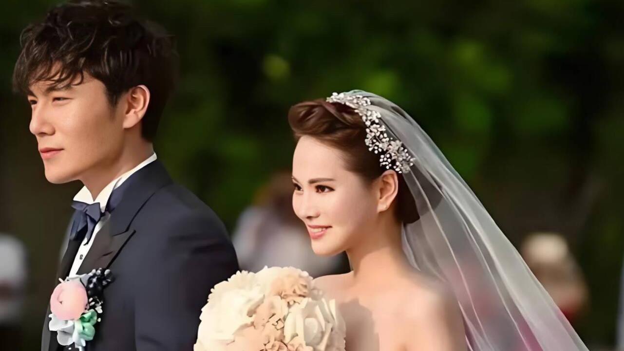 爱屋及乌的完美诠释：秦昊用一场婚礼，给了伊能静和哈利一个完整的家