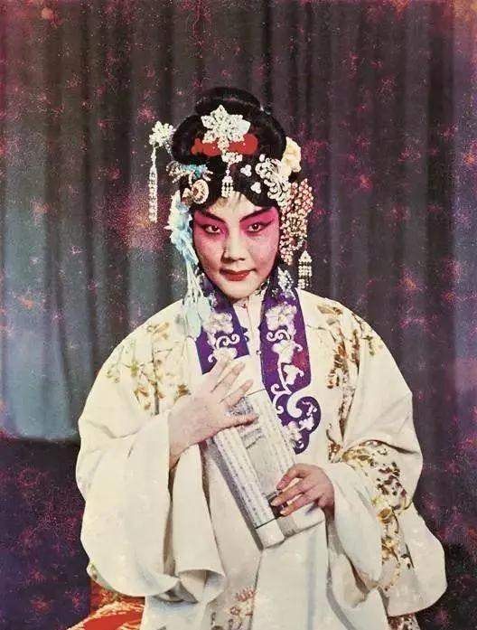 从不趋炎附势，得罪谁也不得罪观众——略数赵燕侠遭受的磨难坎坷。
赵燕侠，京剧史上
