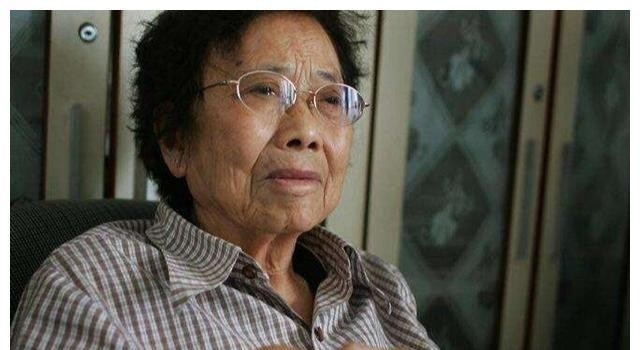 1986年，聂元梓被批准保外就医，但她却面临着众叛亲离的尴尬境地，出狱后的她竟然