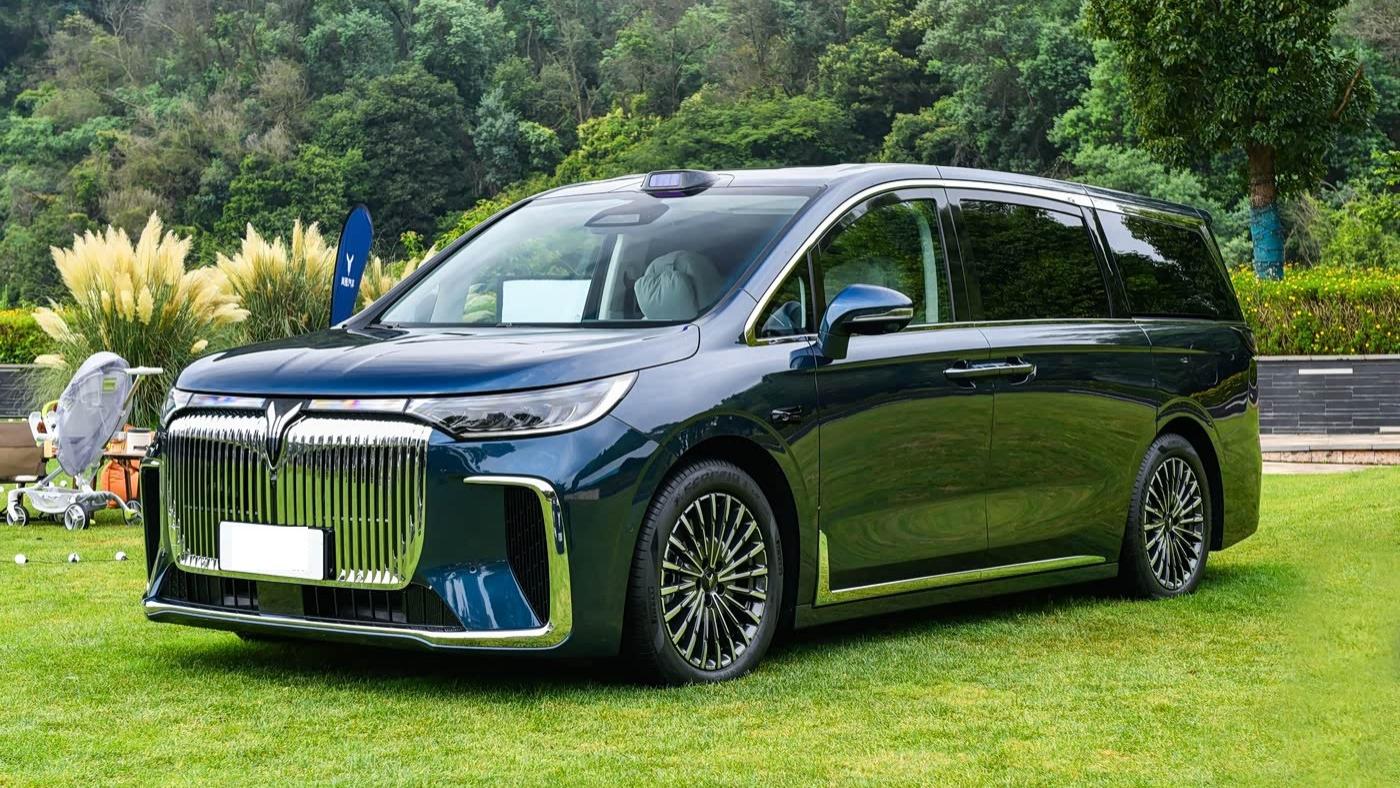 这款高端新能源MPV售价亲民！外观豪华，配鸿蒙座舱5，双动力可选