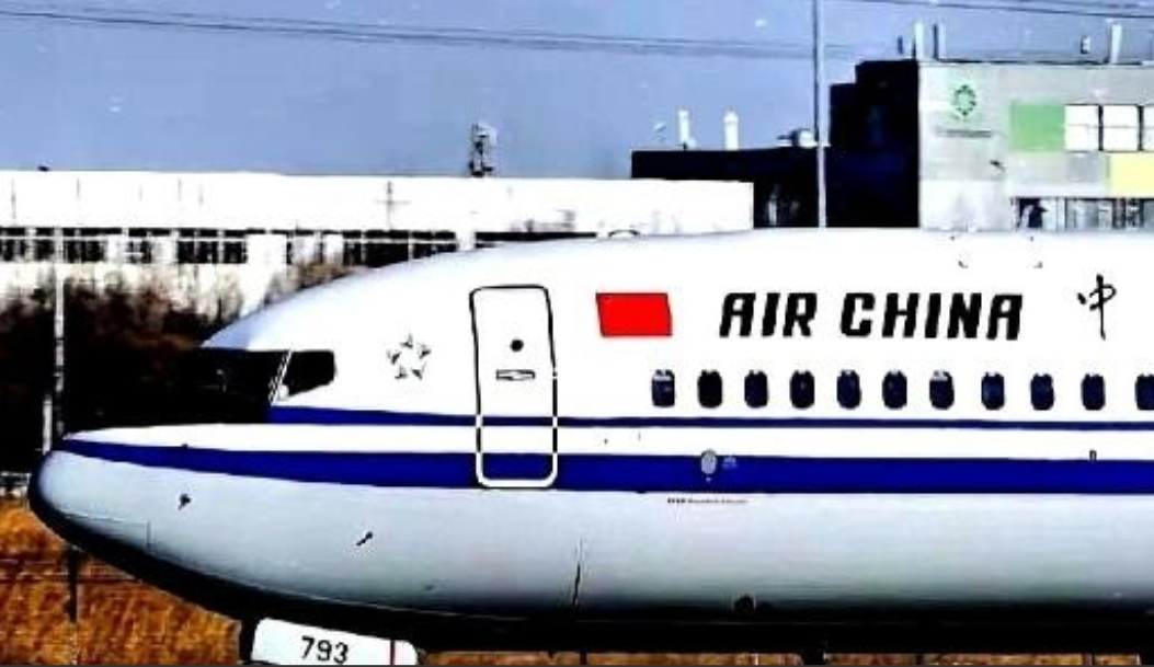南航退役的波音 737-700 在贵阳机场拆解，本以为是拆废铁，结果发动机舱里直