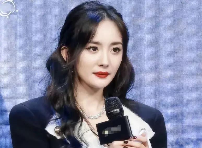 当时真正的男子汉里，杨幂打电话，真的气死我了，杨幂第一次打过去不接。
第二次打过