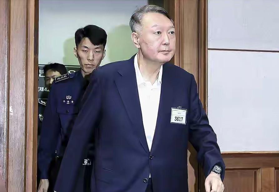 尹锡悦现在的心是拔凉拔凉的，回家过“中秋节”的愿望落空了，法院今天驳回了他的保释
