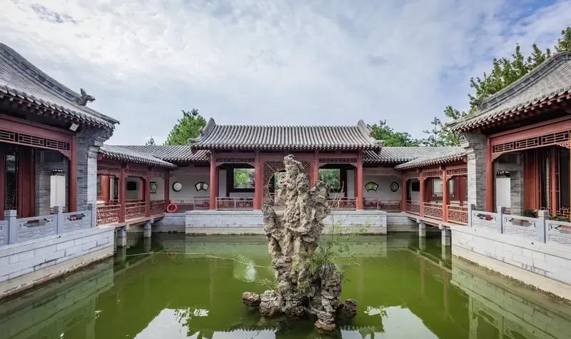 城濮之战时，晋文公退避三舍退到了卫国的城濮（今山东范县临濮集）。“退避三舍”这个