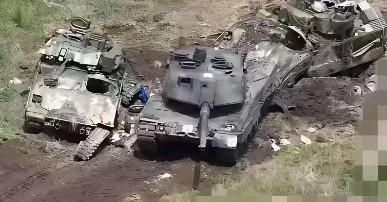 乌克兰战场上突如其来地袭击，让乌克兰军队根本没有还手的能力，在大量的运兵装甲车被