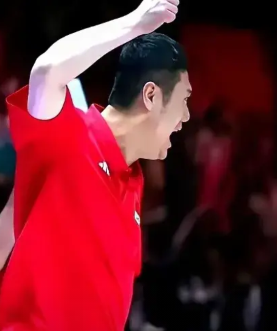 赵勇出手又快又狠
   赵勇被聘为国家队主教练后，第一时间就是薅人，先从江苏女排