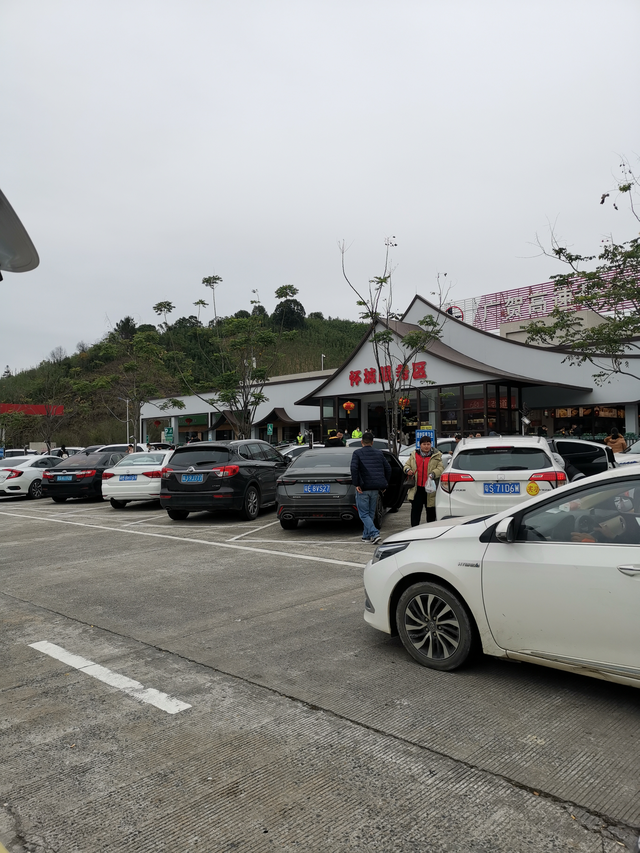 比亚迪这功能真的太香了
有这个功能在也不用半温自来水泡方便面了，最重要的是不用拍