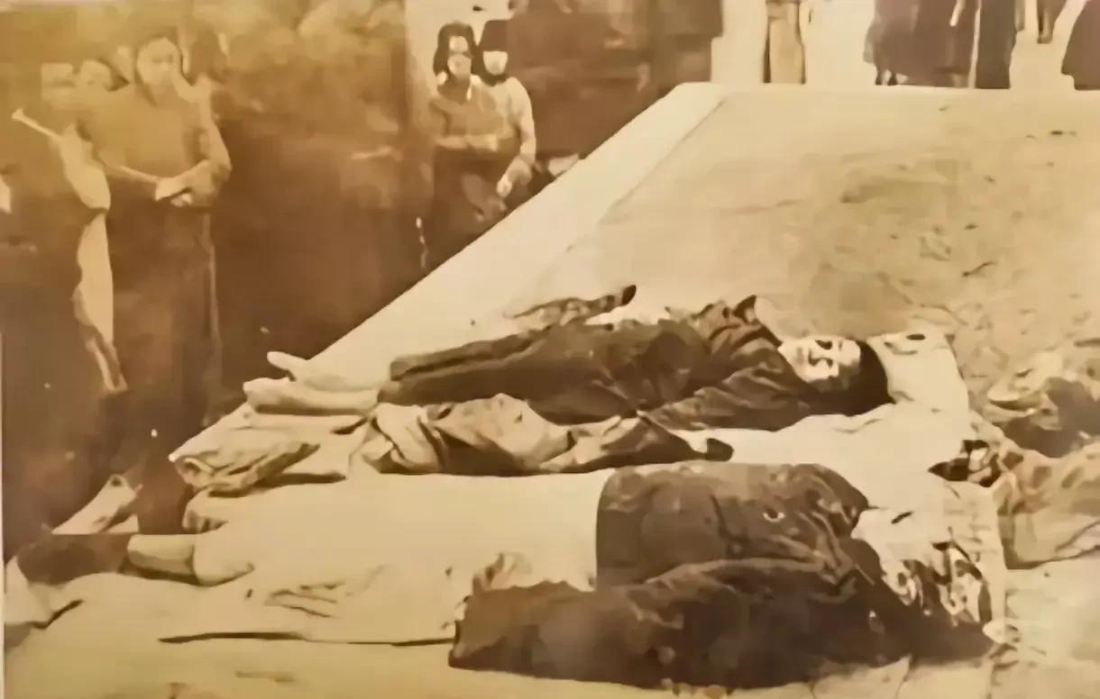 大家看一看这是1925年郭松龄夫妇被张作霖处决后，尸体被暴尸三日的留下一张罕见合
