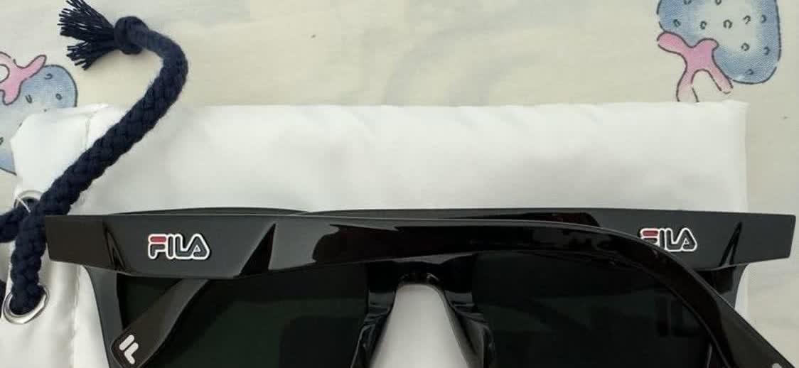 开车要戴墨镜吗？我一直以为那些开车戴墨镜的就是纯粹的装x耍酷，所以我开车8年了，