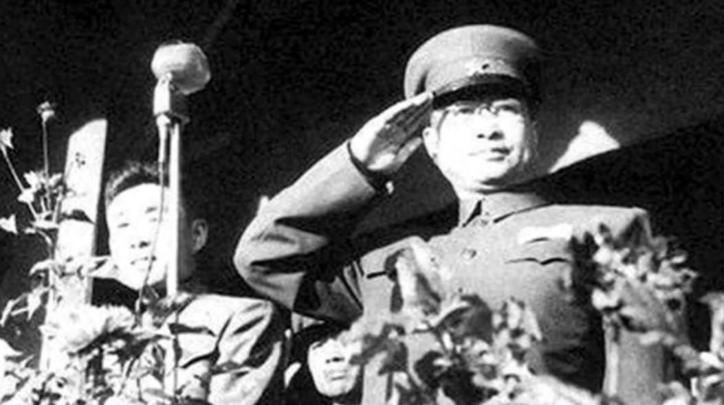 1961年，58岁的陈赓大将在生命的最后一刻，依然牵挂着自己未竟的事业。他颤抖着