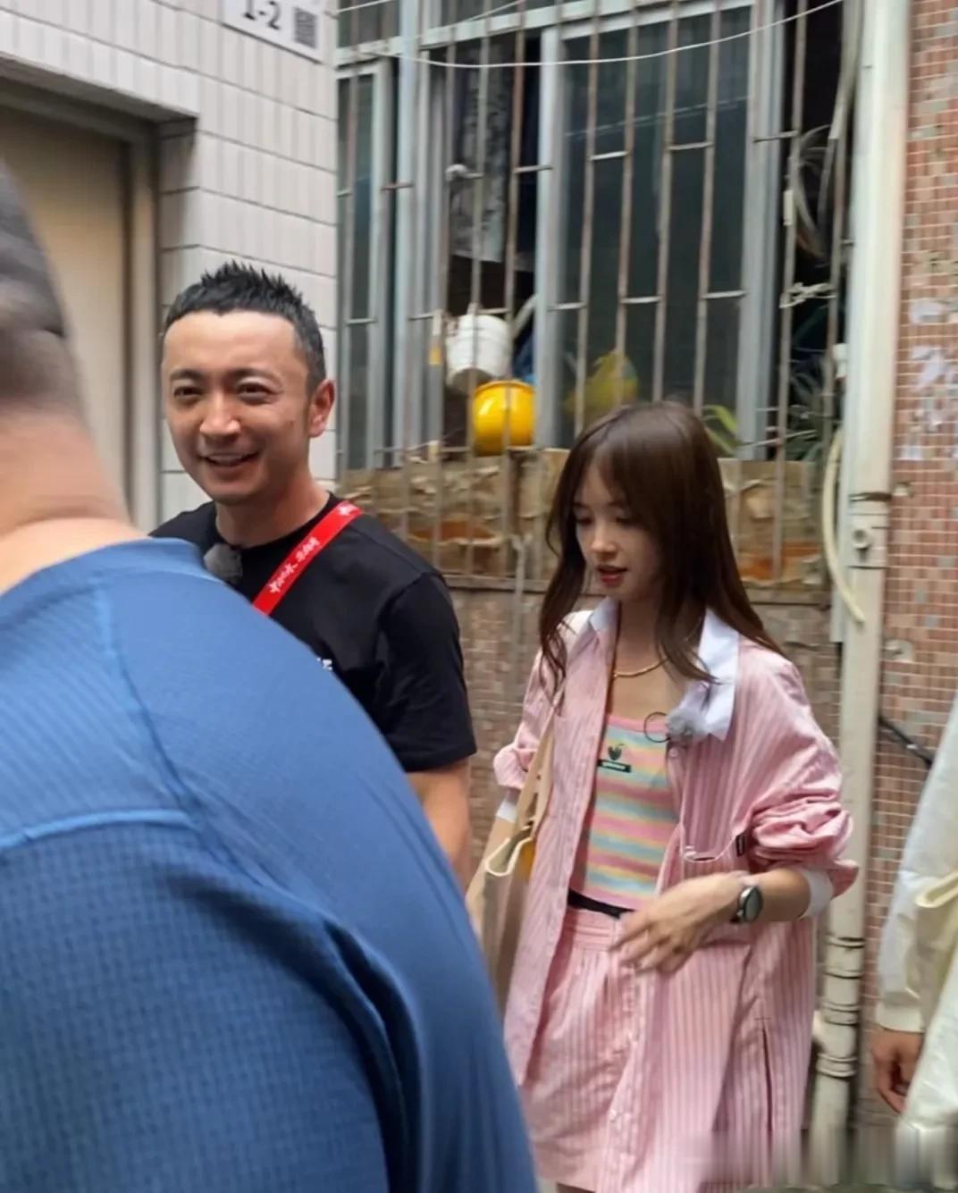 这不就是我们许久没见的冰冰，王冰冰在路人视角看起来依然很美。