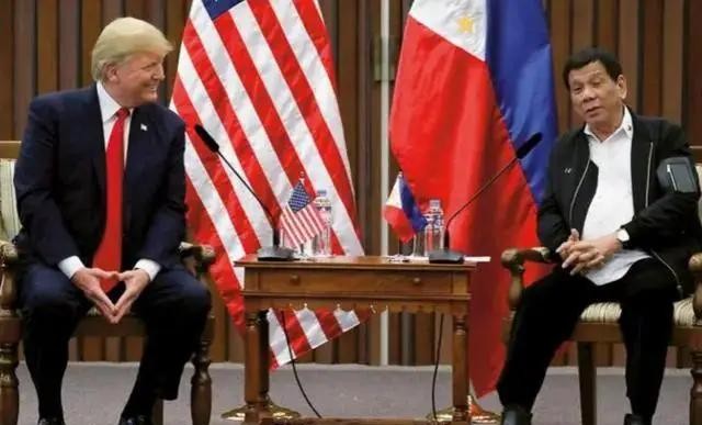 双标禁毒美国菲律宾





国际上的双标玩得真溜啊！某些国家真是滑天下之大稽！