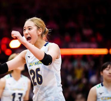 在女排世锦赛三四名决赛中，日本女排的佐藤淑乃面对着巴西女排拿下了34分的高分，但
