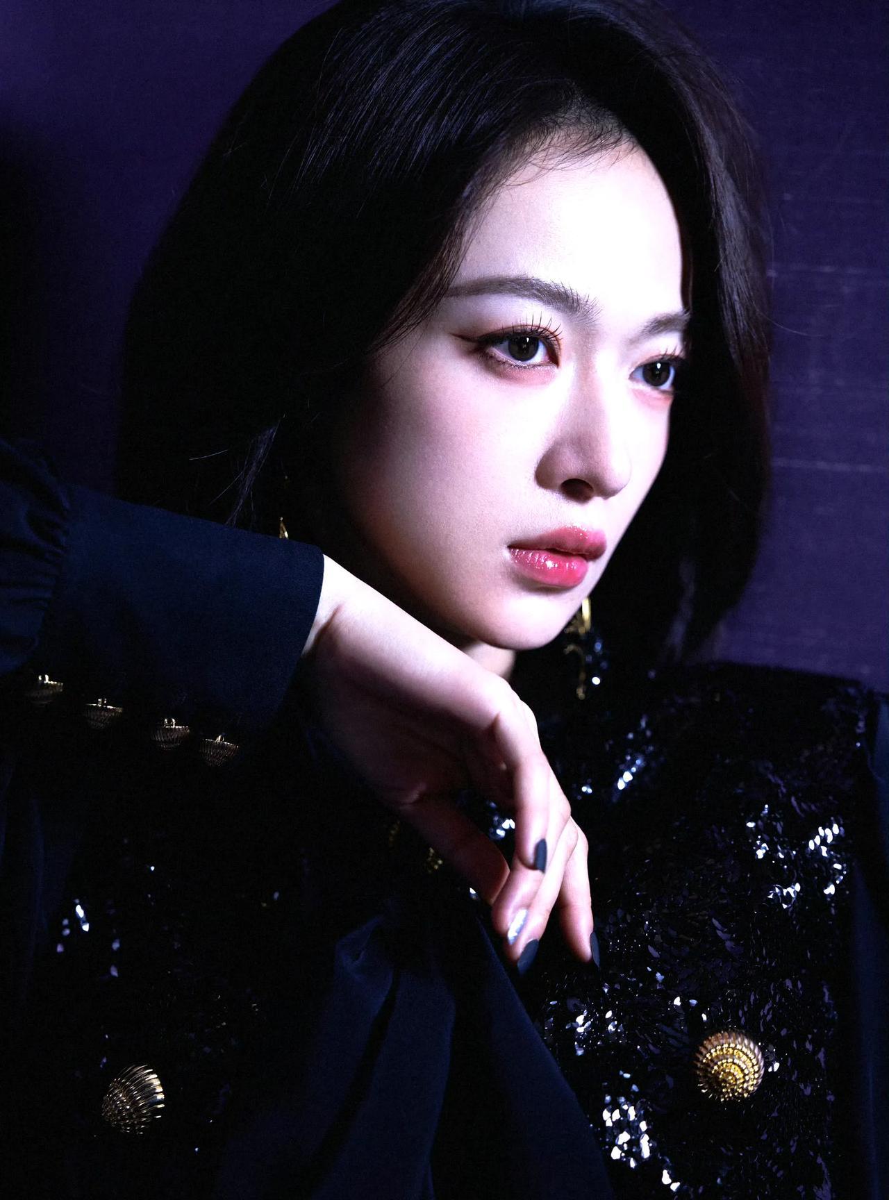 #吴谨言# 吴谨言于2025年2月16日晚生下女儿。[送心]2025年5月27日