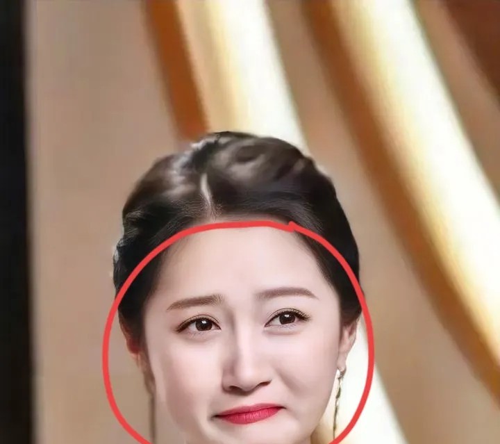 关晓彤现在就是哑巴吃黄连
有苦说不出
不是因为网友说演技不好，而是因为自己的男友