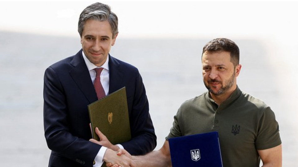 荣耀归乌克兰：一份“和平”协议下的四国分赃与三代还债