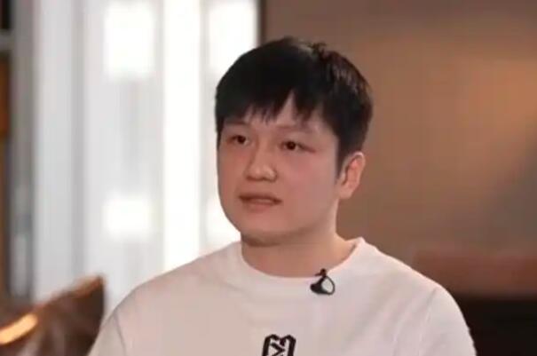 樊振东加盟德甲后，是否继续代表中国队比赛成为焦点。
随着樊振东加盟德国俱乐部的决