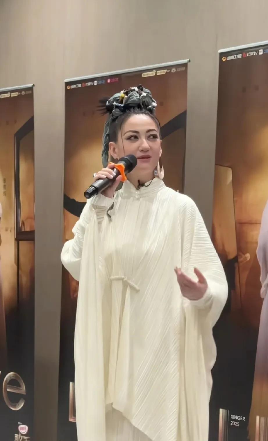 者来女的网络口碑彻底塌房了。无论她做什么，网友们都是一片批评之声。这也没办法，《