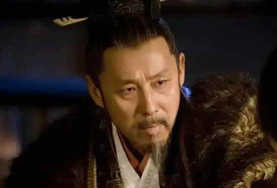 刘邦如此豁达潇洒的人，既然能看透生死，我想必然也是能看透王朝的兴亡的。

多年以