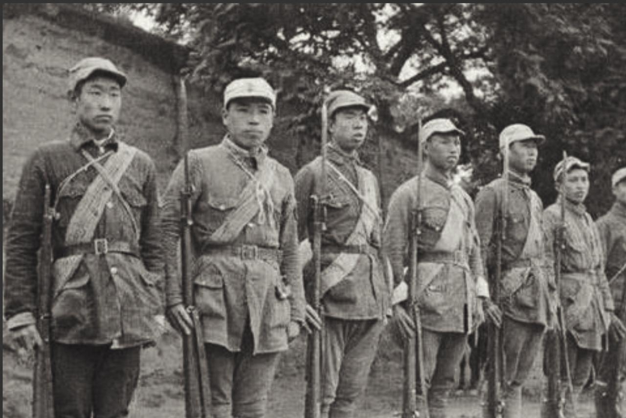 1945年，八路军排长卫金柱被俘后，遭日军砍几刀，丢入山崖后仍未死，可惜却在日本
