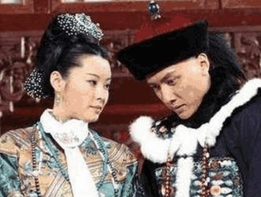 1888年，53岁的慈禧爱上了20岁的侍卫那尔苏，当晚就临幸了他  
1888年