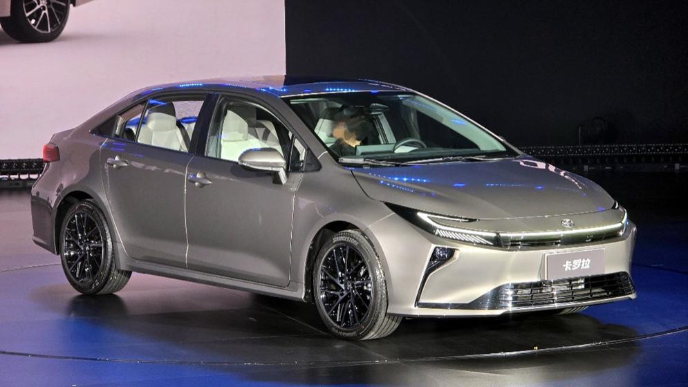 一汽丰田新款卡罗拉亮相，换装全新前脸，尺寸升级，还带2.0L动力