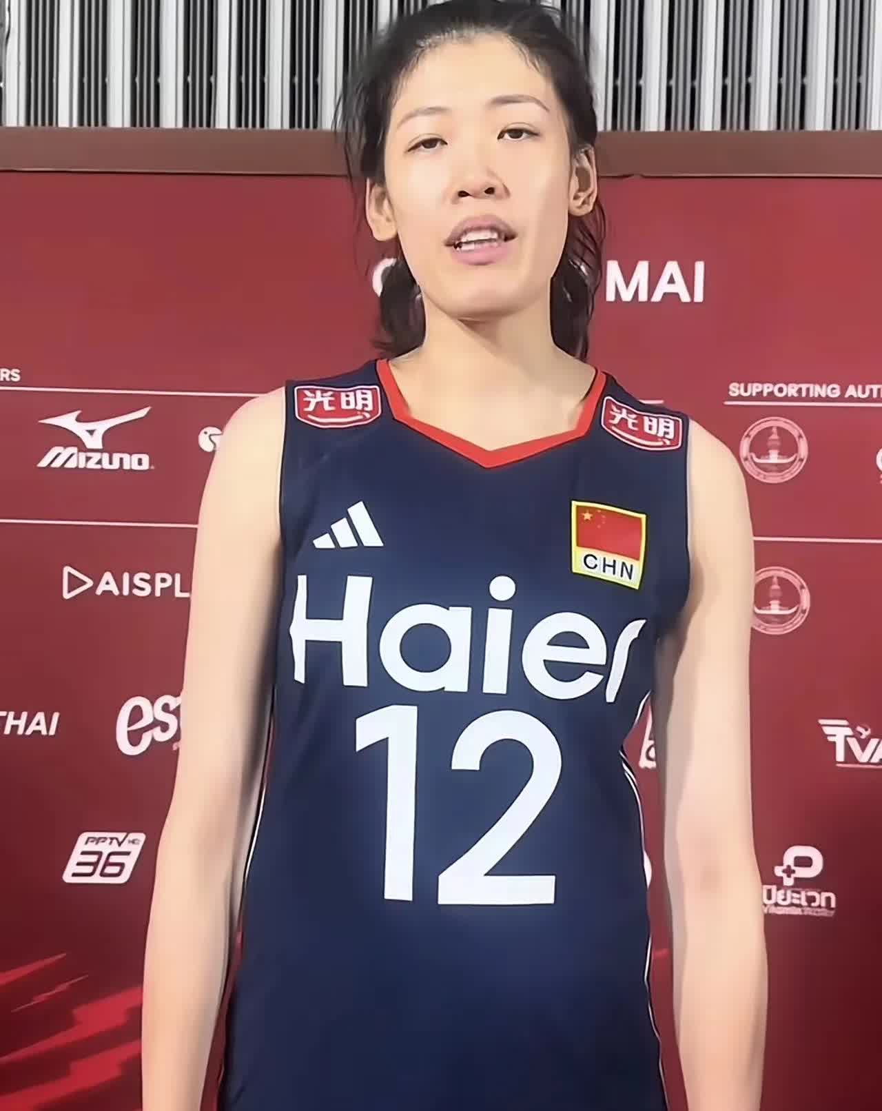 李盈莹该出来露脸吗？
打完哥伦比亚，据说李盈莹接受了采访。有媒体说，她流泪了，