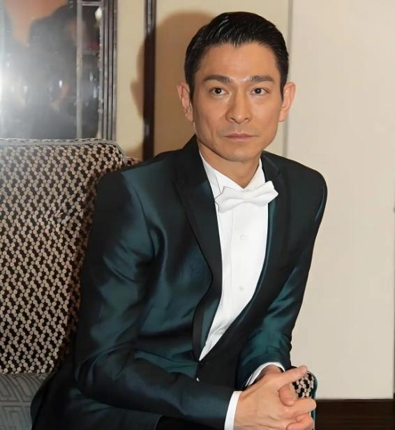 刘德华这家庭情况
让很多男人心里发怵
即使条件再好，再有钱，这些问题也解决不了。