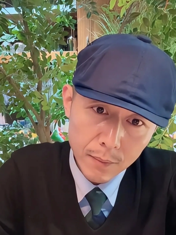 有人问大冰个人晋升最快的路线是什么？大冰的回答是:走暗路，耕瘦田，进窄门。我到现