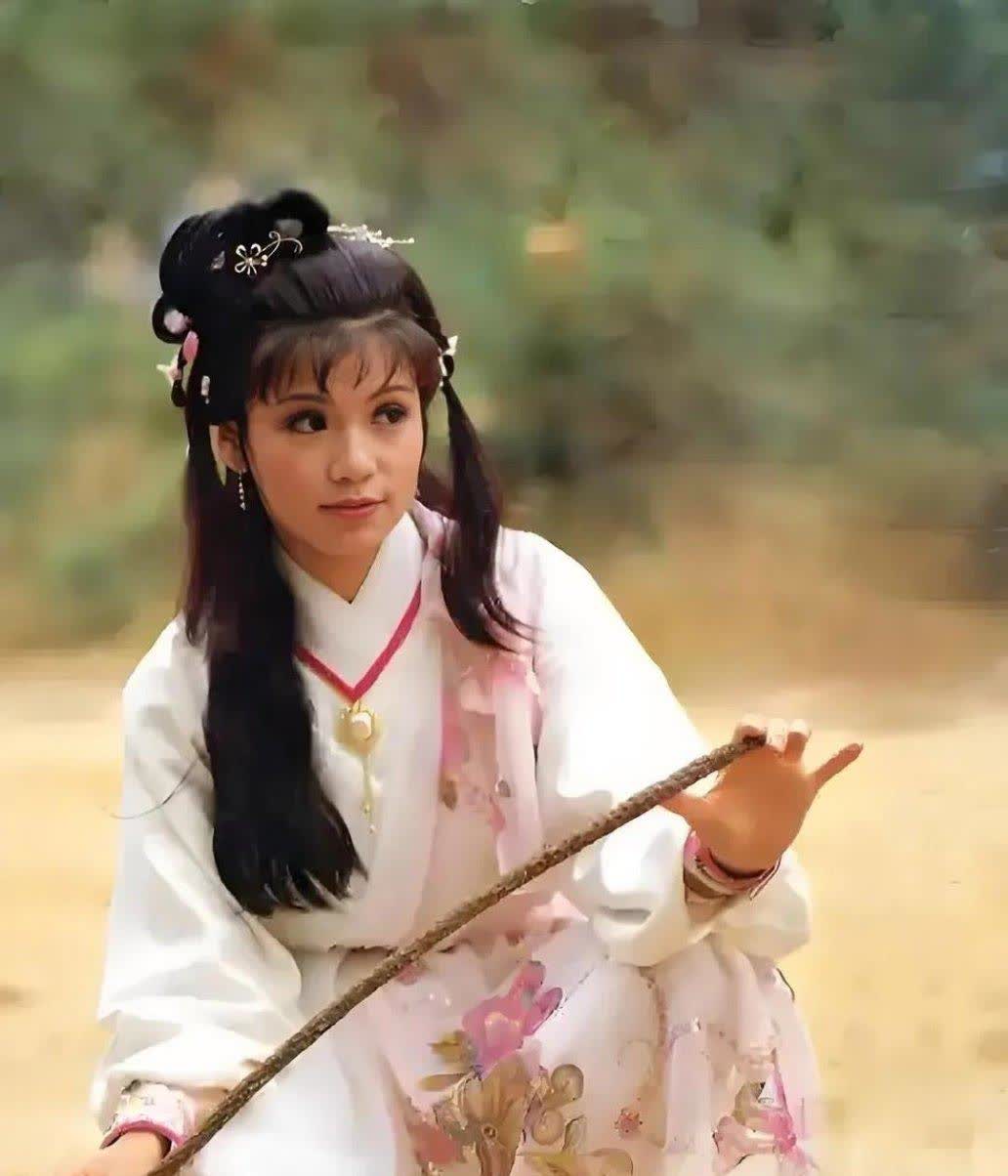 从黄蓉之争看代沟：孩子眼中庄达菲胜翁美玲，老一代审美过时？