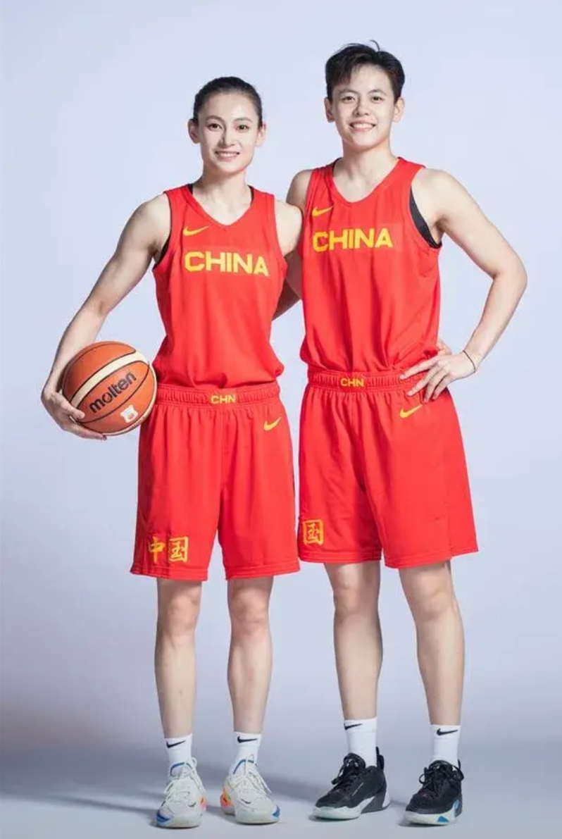 中国女篮新姐妹：杨力维和杨舒予
在中国女篮的队伍里，有一对来自云南昆明的亲姐妹—