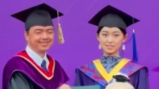 LABUBU学历暴涨！最近，玩偶红人LABUBU算是火出圈了