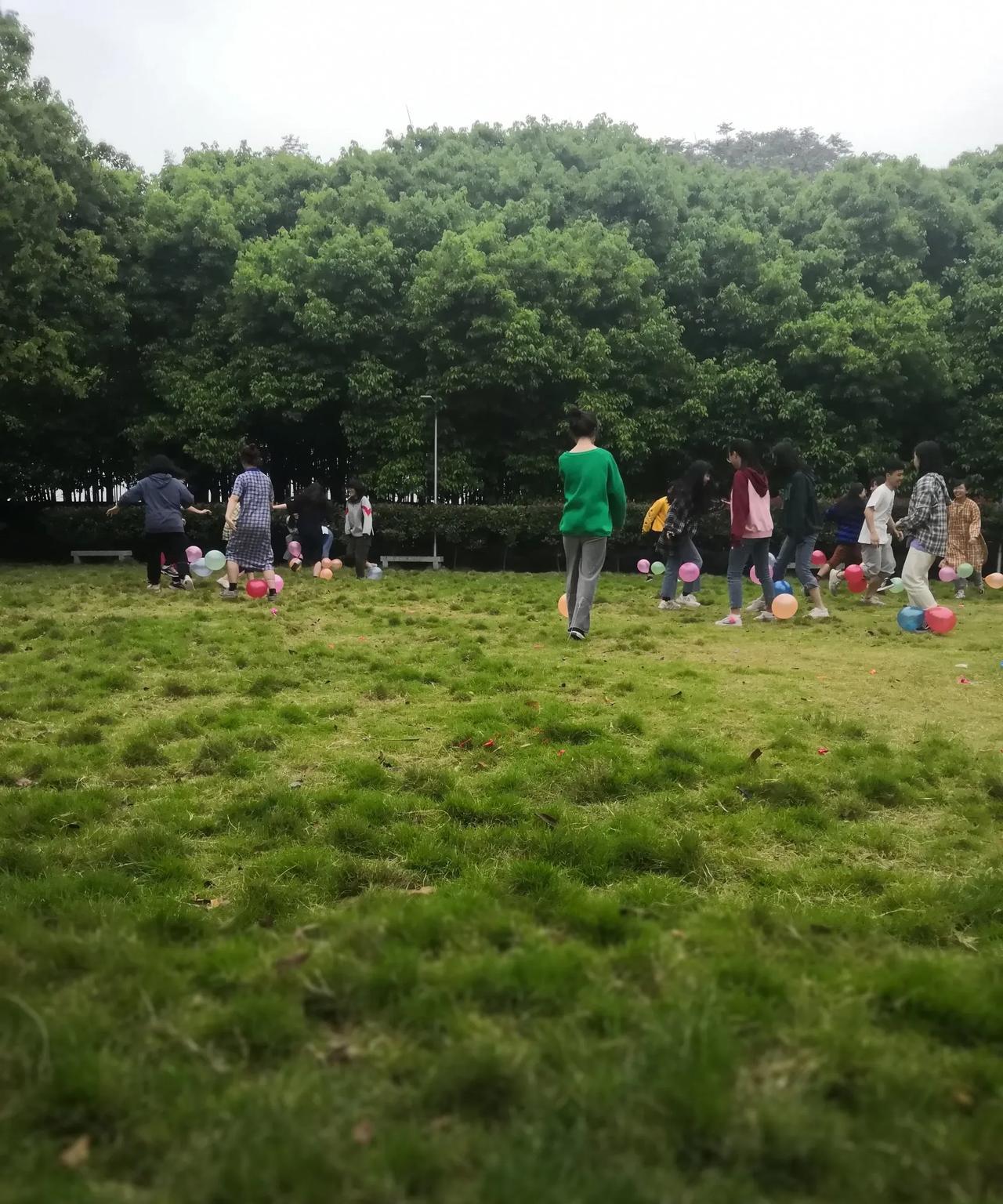 亲人面前，不要以“为他好”的名义，口无遮拦地说别人家孩子的缺点。忍住了，说明你看
