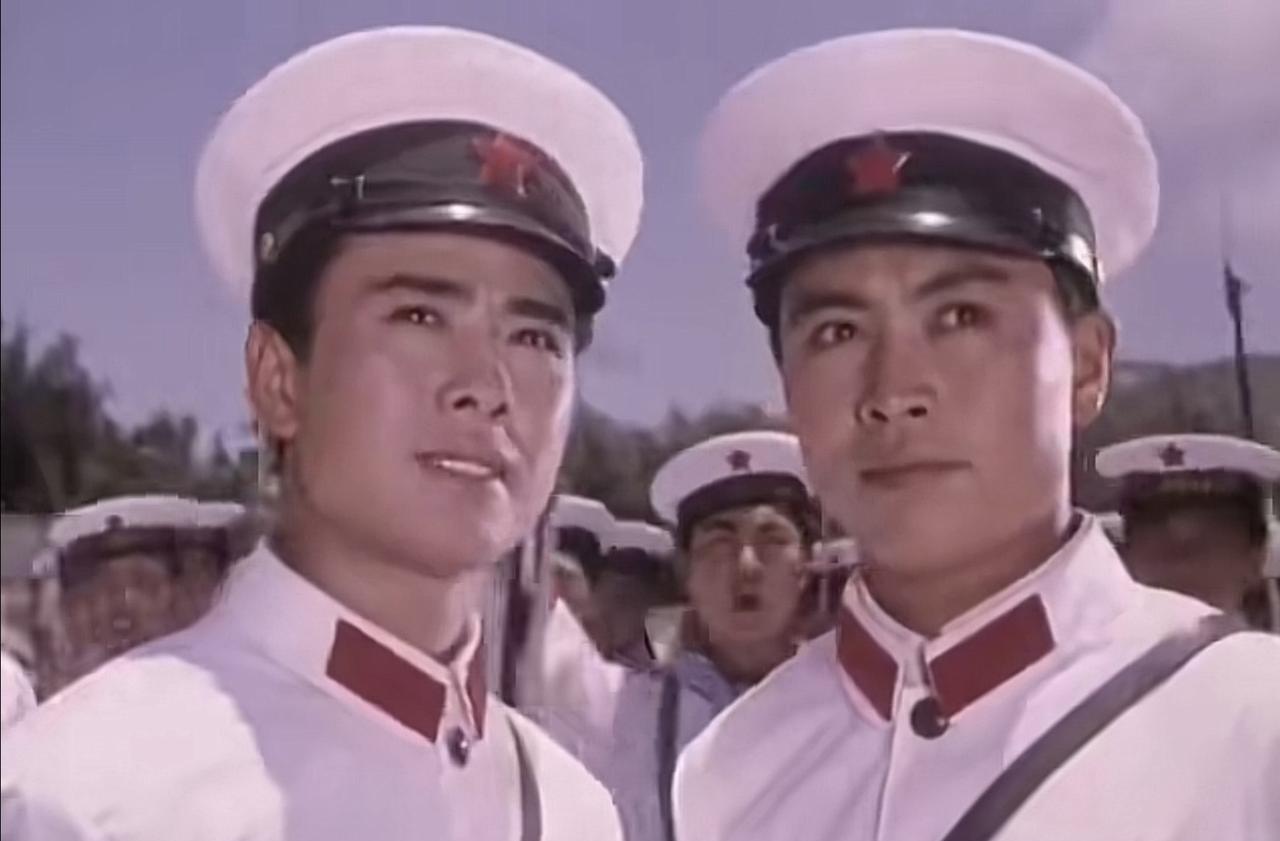 哪部老电影？两位帅哥英姿勃发正当年！
这部电影你还有印象吗？
该片是长影厂出品拍