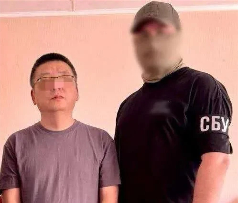 乌克兰抓间谍，俄高官落马，战局扑朔迷离











乌克兰抓了“中国间