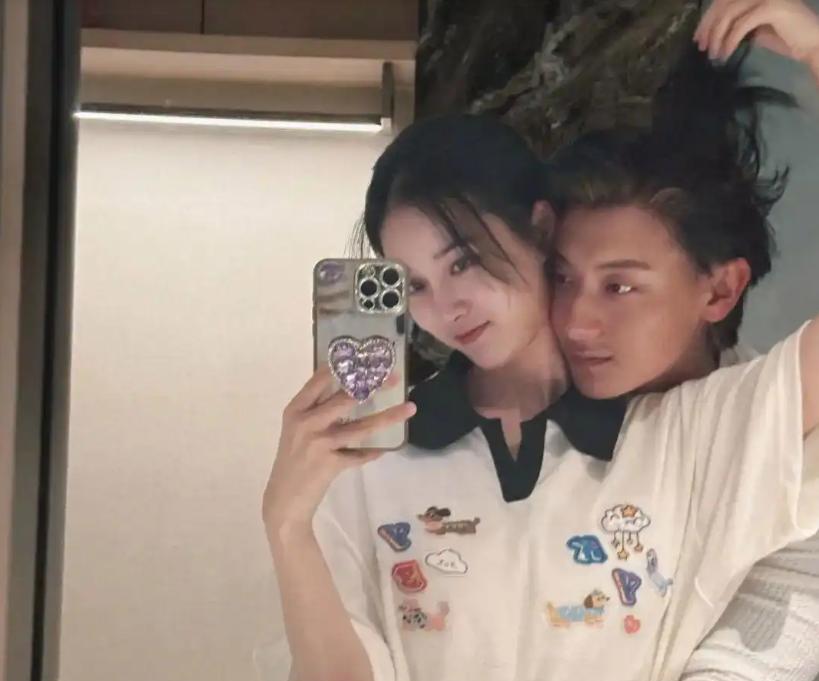 好家伙！黄子韬徐艺洋婚礼筹备直播笑料多！
家人们，谁懂啊！6月1号晚上，黄子韬开