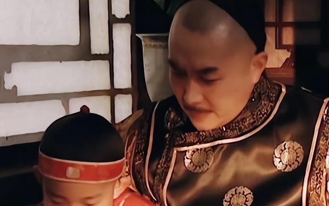 1722年，康熙帝年近古稀，一次再平常不过的赏花，却被四阿哥胤禛巧妙地安排成一场