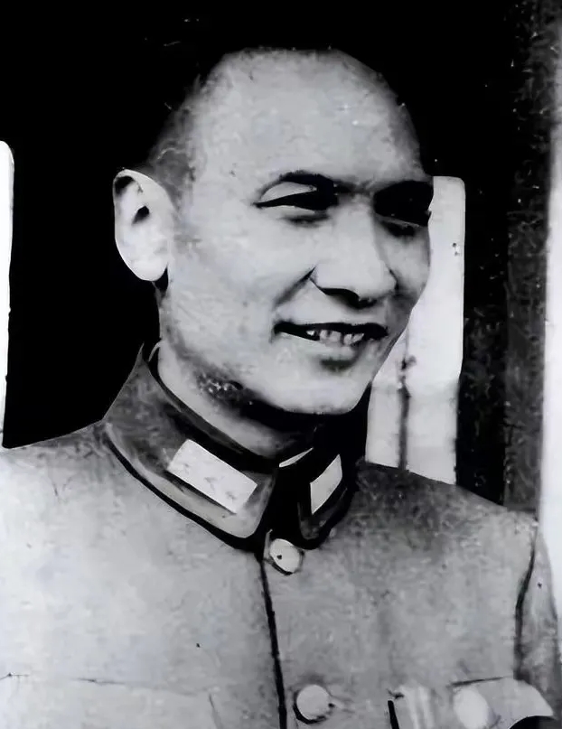 1949 年 ，毛人凤拿着一份四百多人的枪决名单让卢汉签字，卢汉拒不签字。毛人凤