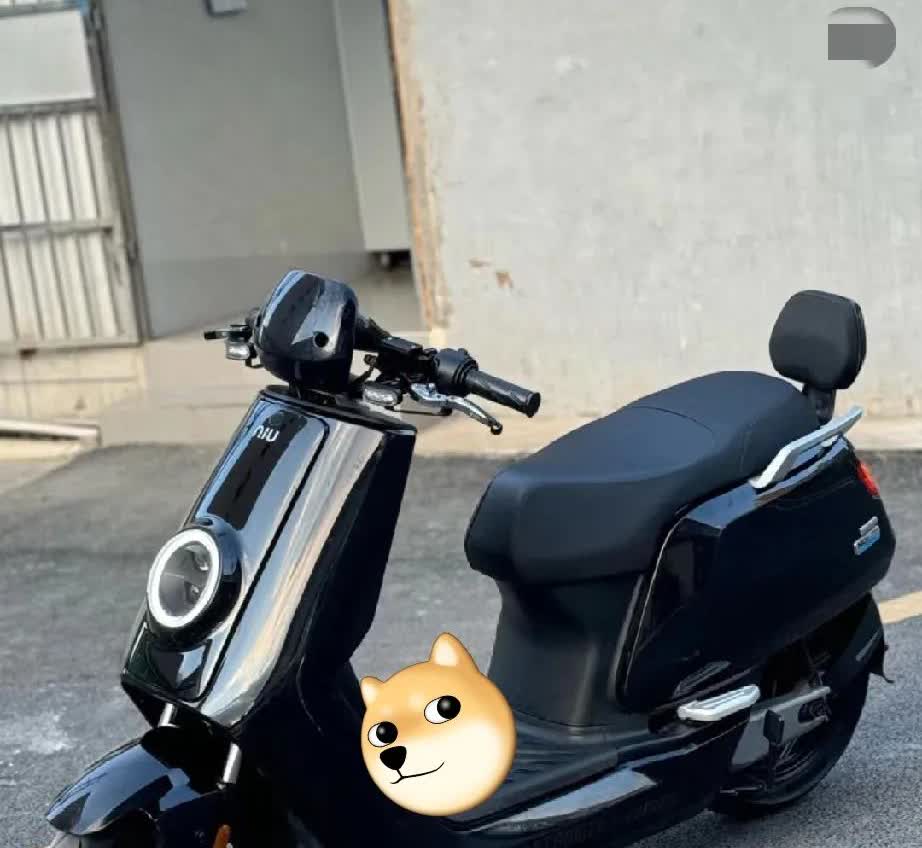 家人们谁懂啊！10多万的车，开半年了我竟然想把之前那烧油的都扔了？
以前开烧油