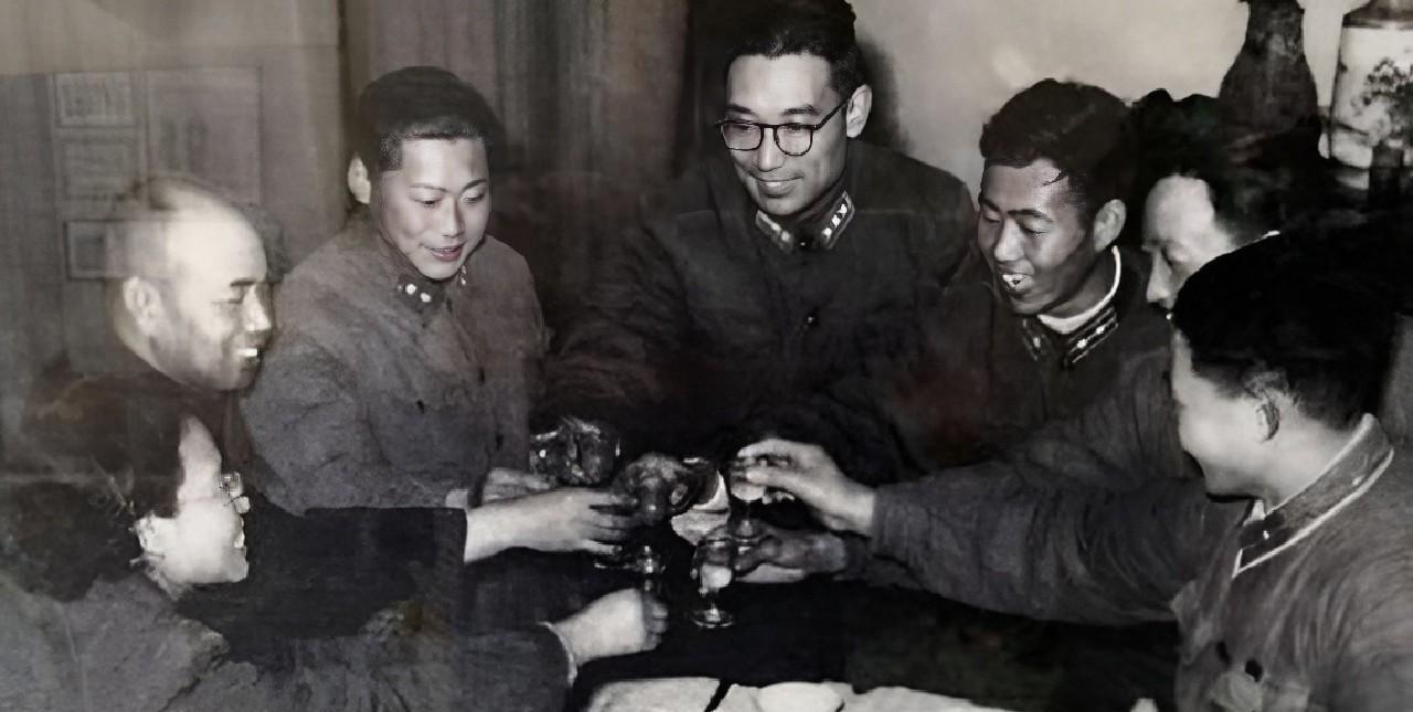 1976年3月，许世友来到韶山。本来他想与接待他的友人一起开怀畅饮，不醉不归时，