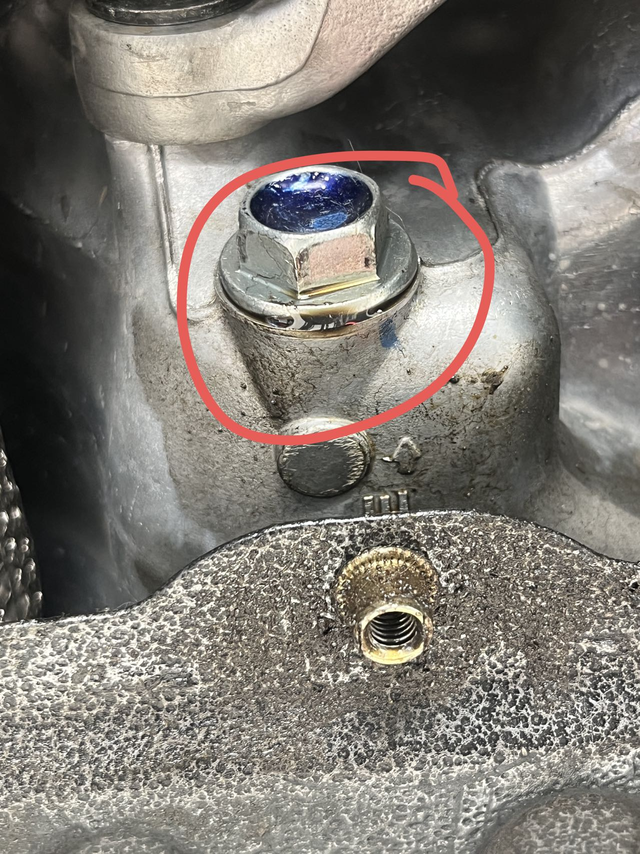 23年3月买的十代半雅阁
质保期内，发动机出现漏油，不清楚哪里漏了，图一是前天刚