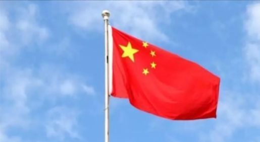 菲律宾国防部长又对我们放硬话了！8月25日，根据外媒报道，菲律宾国防部长特奥多罗