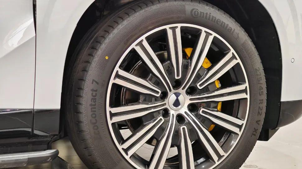 3 秒破百+1300km 续航！腾势 N9，到底值不值 45 万？