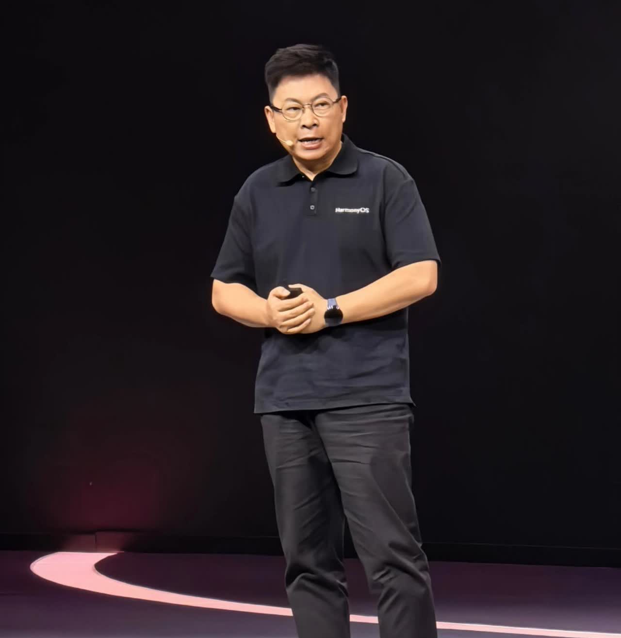 彻底不给BBA留面子了
五六十万的问界M9月销1.5万辆，四十多万的M8月销更