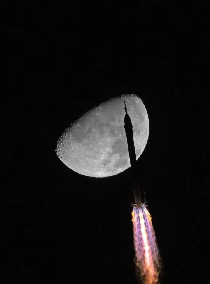 祥瑞御免紫微星！神二十一穿月照片，美的没话说。太浪漫了我的国，不得不说，中国航天