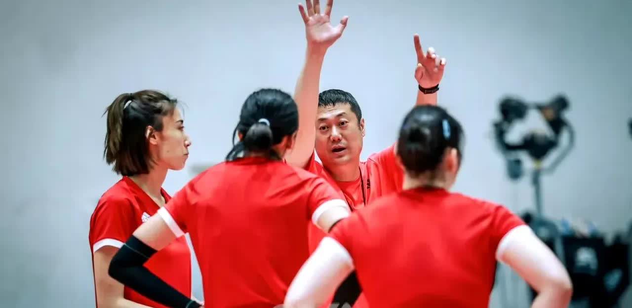 中国🇨🇳女排出征世锦赛14人名单猜想
       主攻:李盈莹、吴梦洁、