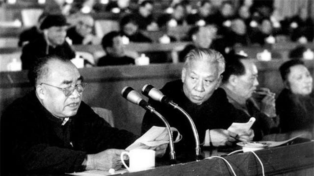 人民大会堂往事：7000人大会，早上吃稀饭，中午和晚上吃馒头