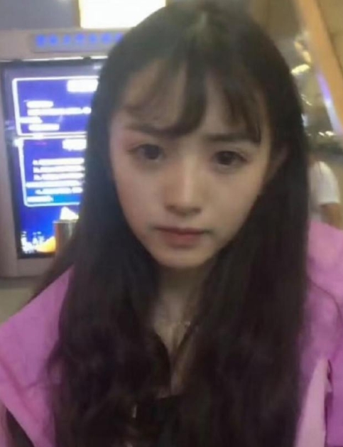 田曦薇早期直播真是漂亮。